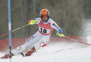 Jan-Michael-Kochalski-Skiing-FI